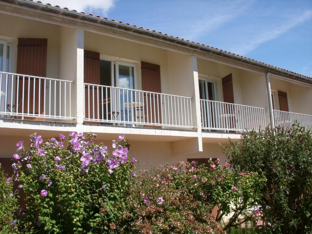 Hotel Les Vieux Acacias Queyrac Room photo